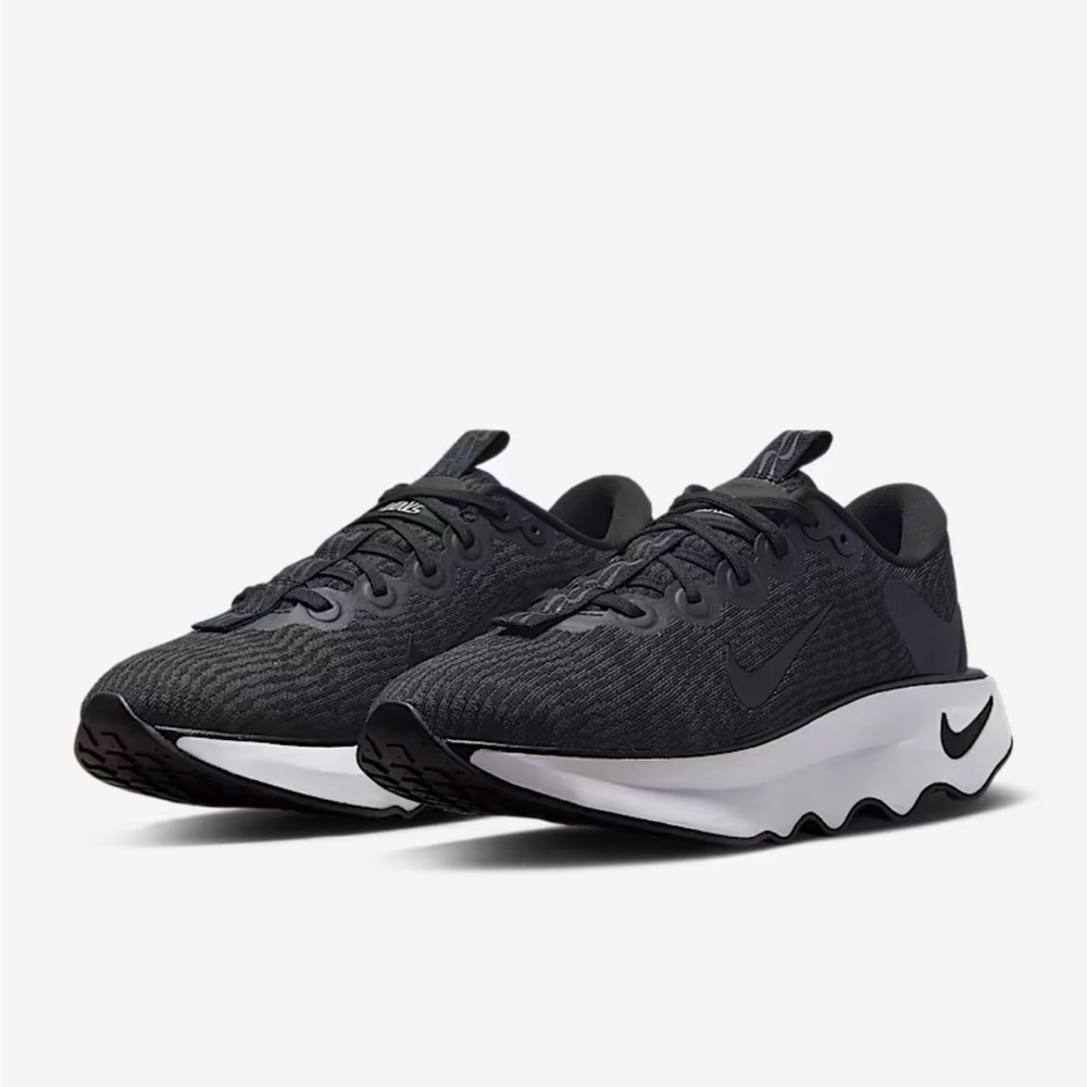 Nike Motiva walking shoes sneakers size 6